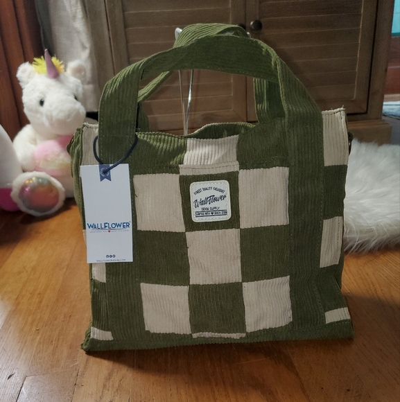 Wallflower Olive and Cream Checkered Tote - Picture 14 of 14